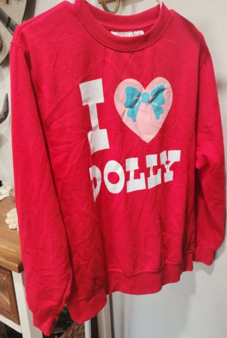 Dolly Parton sweatshirt red I love dolly size medium